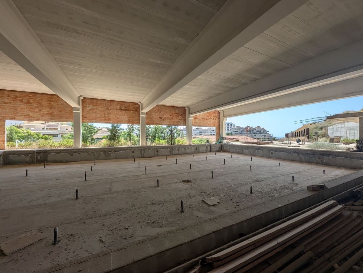 Commercial for sale in Benalmadena - € 5,000,000 (Ref: 9131744)