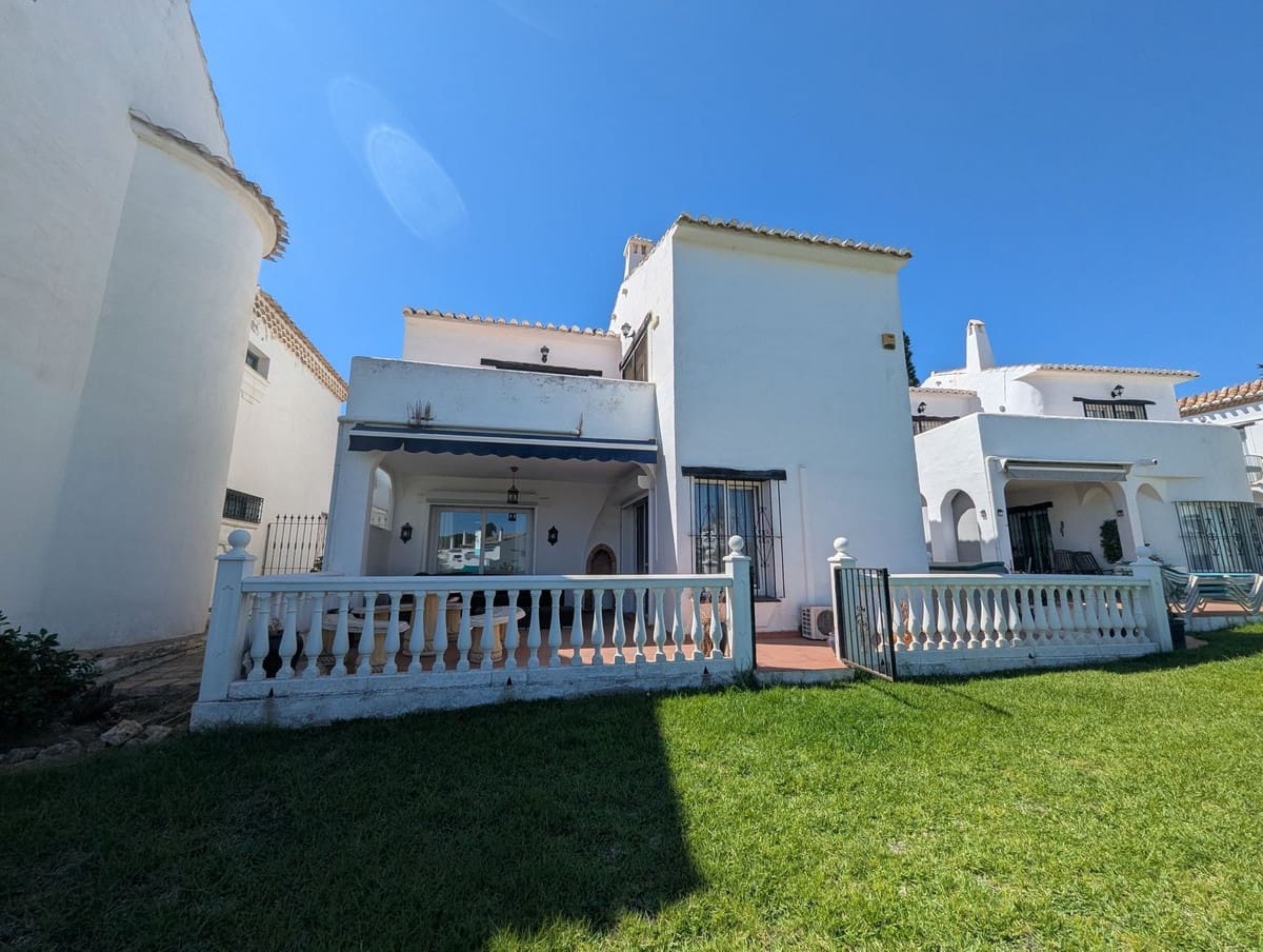 3 bedroom Townhouse for sale in Sitio de Calahonda - € 449,000 (Ref: 9249358)