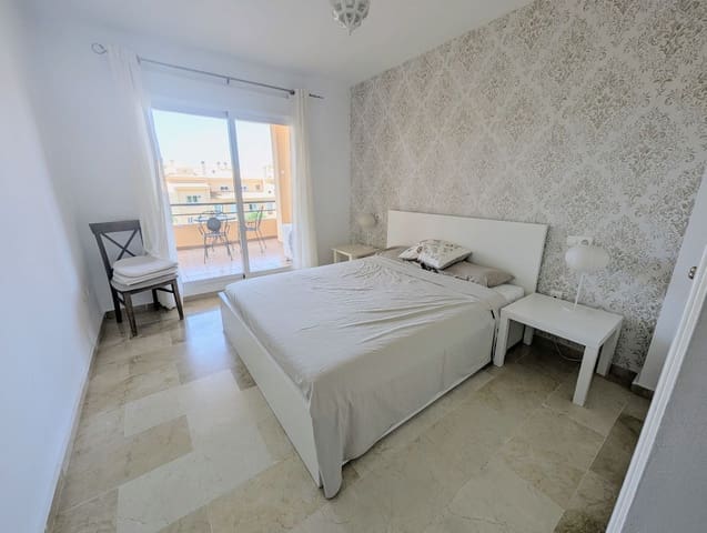 1 bedroom Apartment for sale in Sitio de Calahonda, Mijas - € 239,000 (Ref: 9383276)