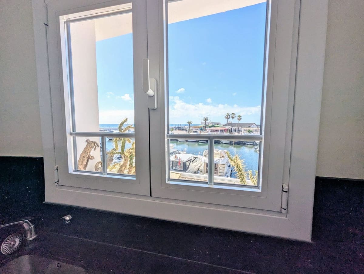 2 sovrum Lägenhet till salu i Cabopino - 625 000 € (Ref: 9383277)