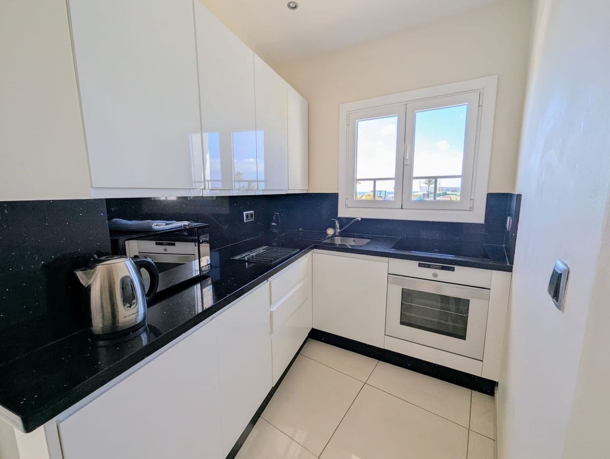 Apartamento de 2 habitaciones en Cabopino en venta - 625.000 € (Ref: 9383277)