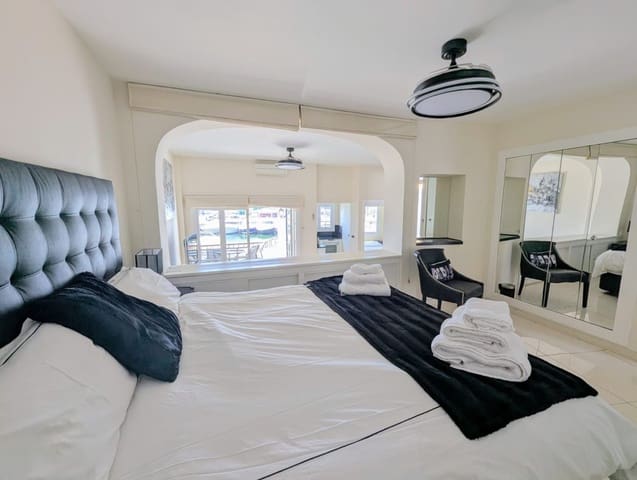 2 chambre Appartement à vendre à Cabopino, Marbella avec piscine garage - 625 000 € (Ref: 9383277)
