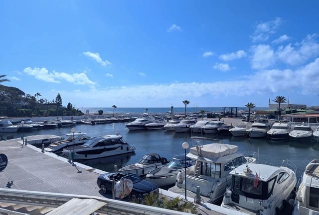 2 chambre Appartement à vendre à Cabopino, Marbella avec piscine garage - 595 000 € (Ref: 9383277)