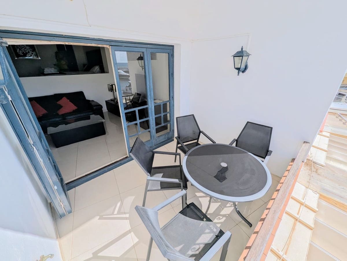 2 soverom Leilighet til salgs i Cabopino med svømmebasseng garasje - € 595 000 (Ref: 9383277)