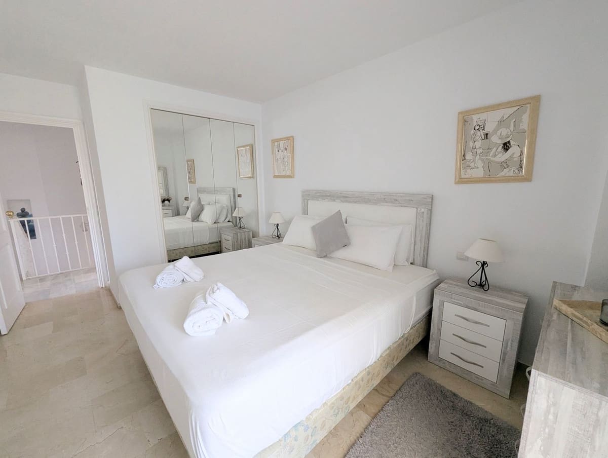 2 soveværelse Lejlighed til salg i Sitio de Calahonda med garage - € 349.000 (Ref: 9394067)