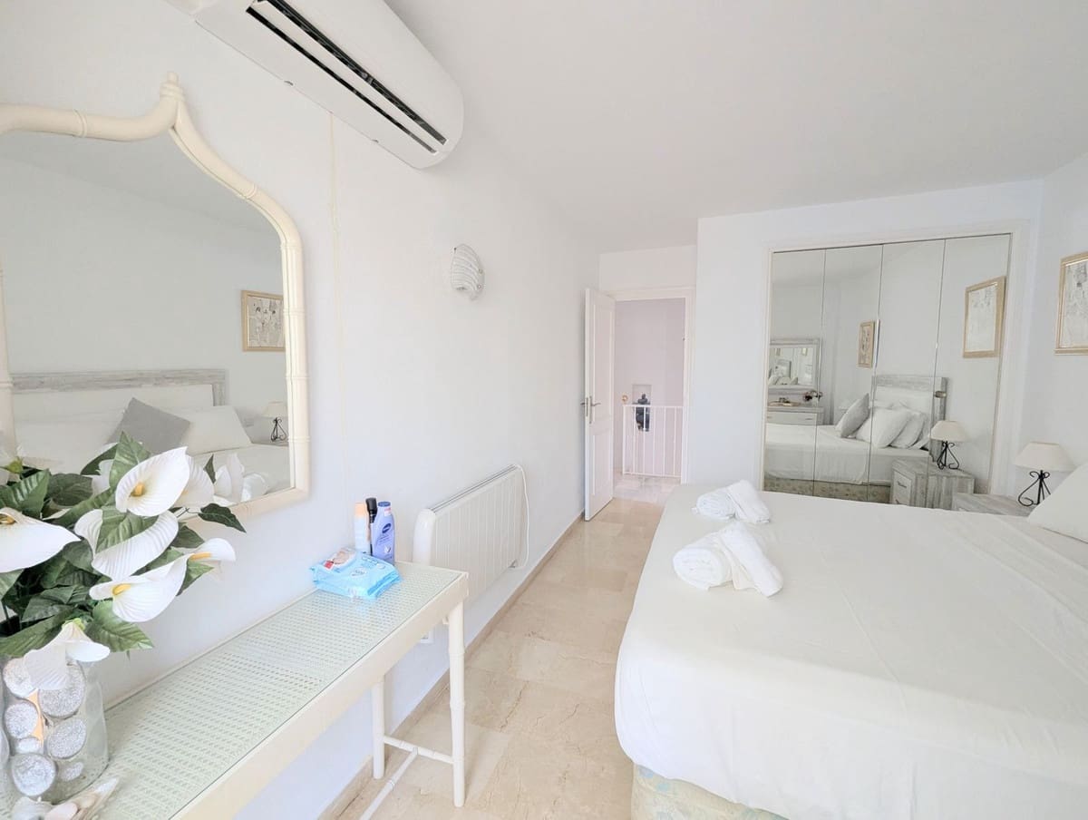 2 soveværelse Lejlighed til salg i Sitio de Calahonda med garage - € 349.000 (Ref: 9394067)