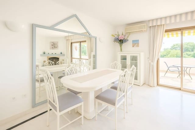 2 bedroom Apartment for sale in Sitio de Calahonda, Mijas with garage - € 349,000 (Ref: 9394067)