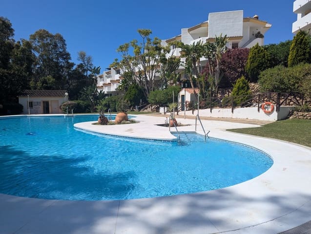 2 bedroom Apartment for sale in Sitio de Calahonda, Mijas with garage - € 349,000 (Ref: 9394067)