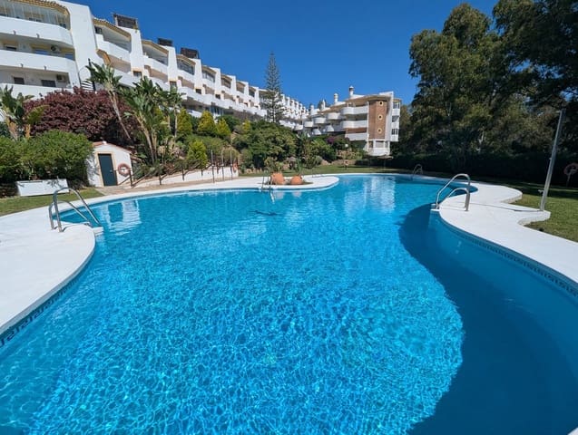 2 bedroom Apartment for sale in Sitio de Calahonda, Mijas with garage - € 349,000 (Ref: 9394067)