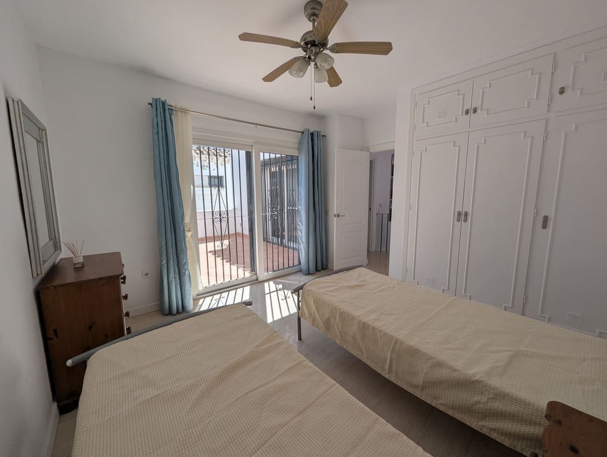 Casa de 3 habitaciones en Sitio de Calahonda en venta - 449.000 € (Ref: 9676323)