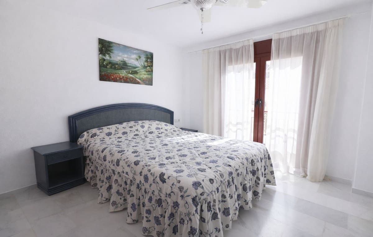 4 bedroom Apartment for sale in Arroyo de la Miel - € 450,000 (Ref: 9676324)