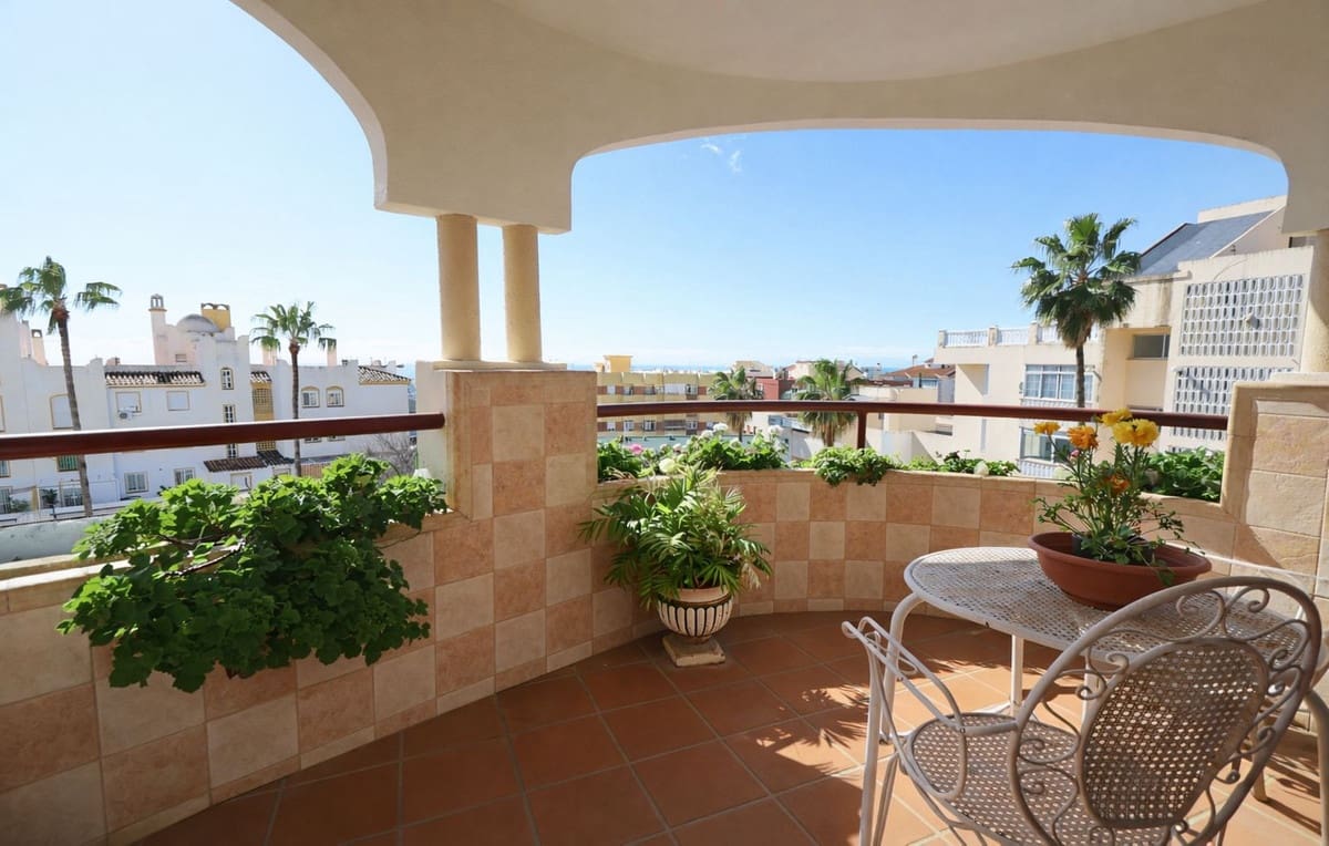 4 bedroom Apartment for sale in Arroyo de la Miel - € 450,000 (Ref: 9676324)