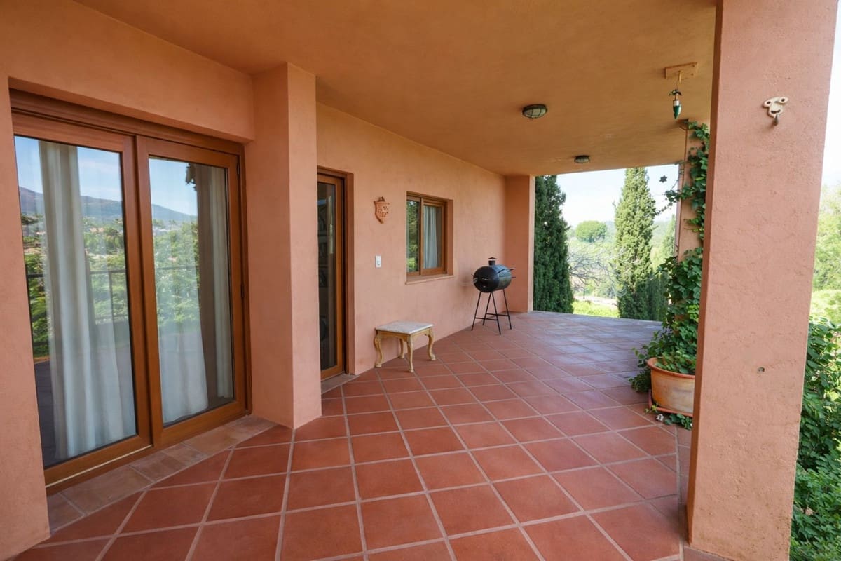 Chalet de 4 habitaciones en La Cala de Mijas en venta - 1.195.000 € (Ref: 9684061)