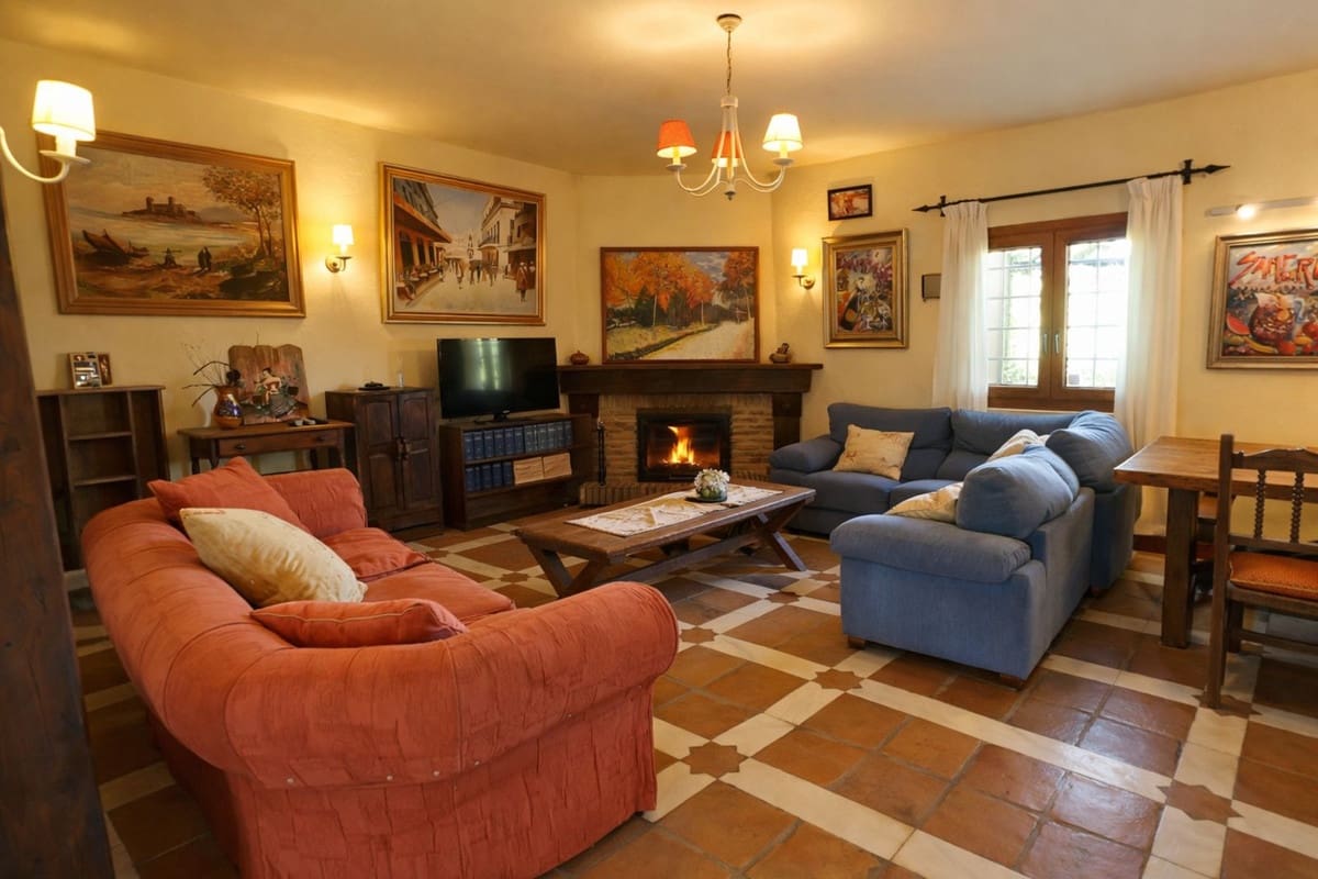 Chalet de 4 habitaciones en La Cala de Mijas en venta - 1.195.000 € (Ref: 9684061)