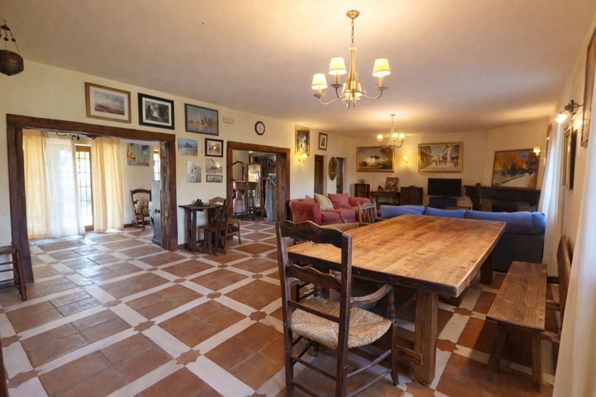 Chalet de 4 habitaciones en La Cala de Mijas en venta - 1.195.000 € (Ref: 9684061)