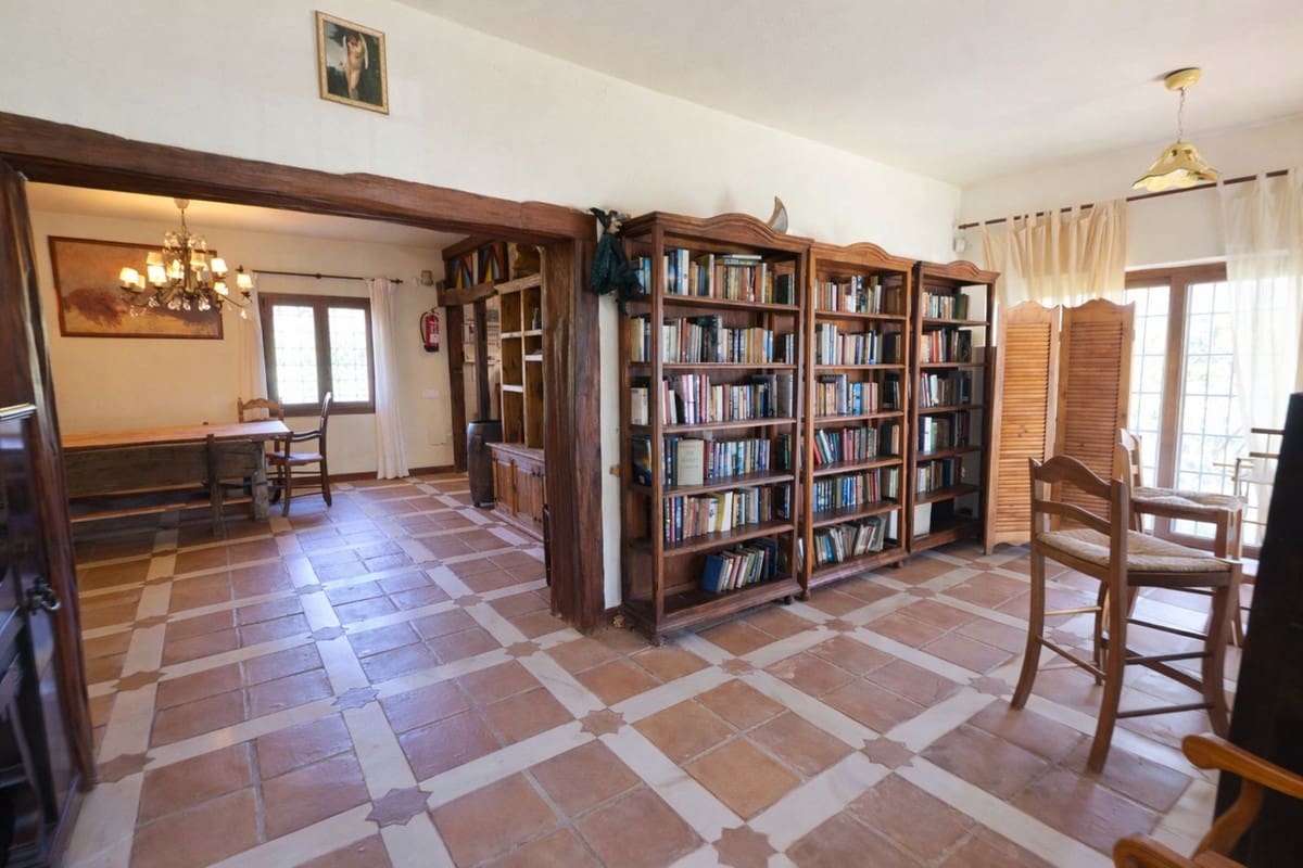 Chalet de 4 habitaciones en La Cala de Mijas en venta - 1.195.000 € (Ref: 9684061)