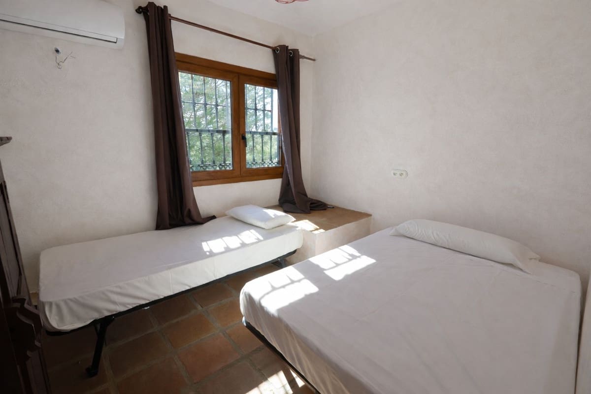 Chalet de 4 habitaciones en La Cala de Mijas en venta - 1.195.000 € (Ref: 9684061)