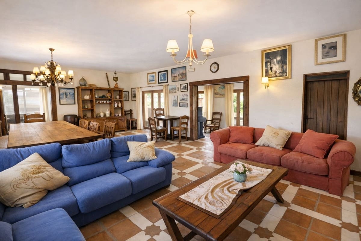 Chalet de 4 habitaciones en La Cala de Mijas en venta - 1.195.000 € (Ref: 9684061)