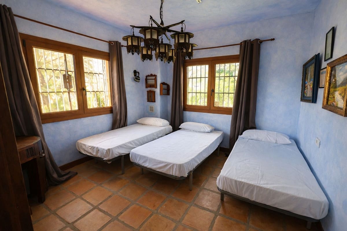 Chalet de 4 habitaciones en La Cala de Mijas en venta - 1.195.000 € (Ref: 9684061)