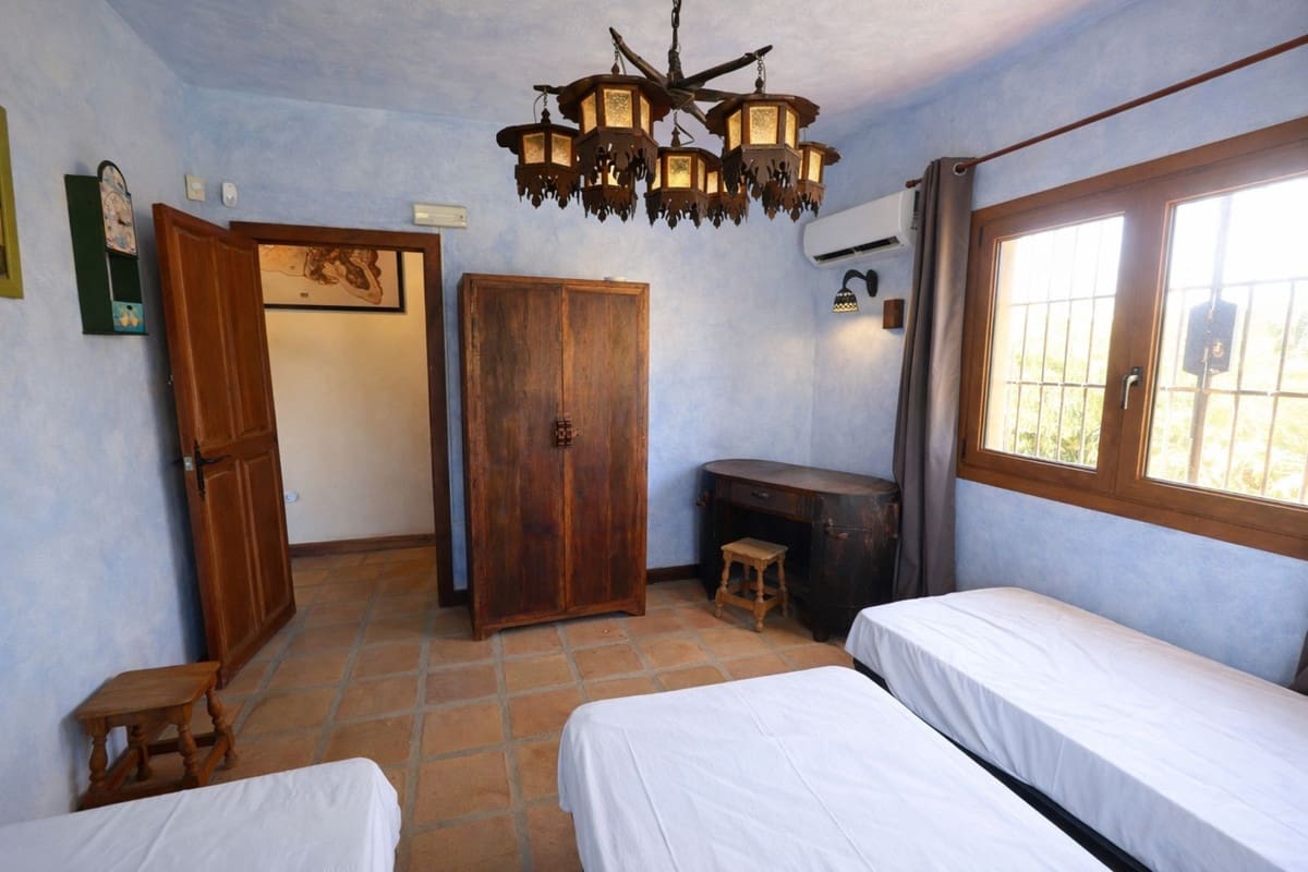 Chalet de 4 habitaciones en La Cala de Mijas en venta - 1.195.000 € (Ref: 9684061)