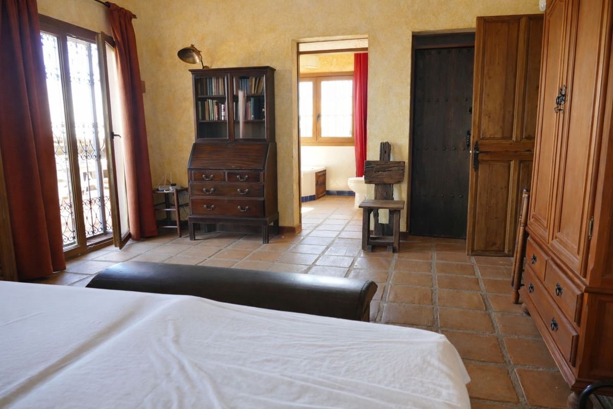 Chalet de 4 habitaciones en La Cala de Mijas en venta - 1.195.000 € (Ref: 9684061)