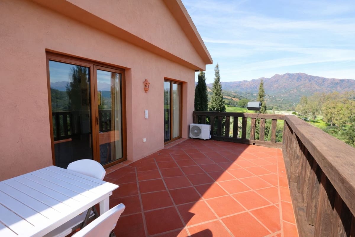 Chalet de 4 habitaciones en La Cala de Mijas en venta - 1.195.000 € (Ref: 9684061)