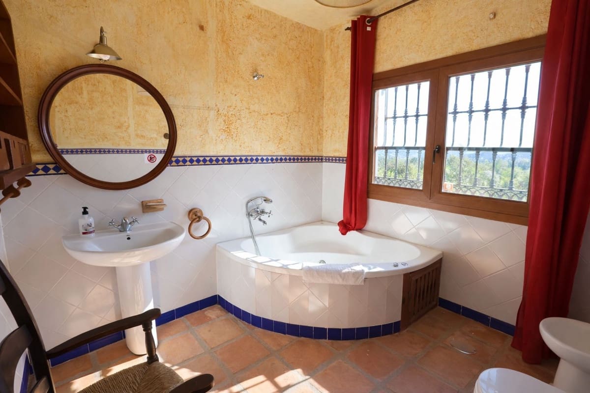 4 Zimmer Villa zu verkaufen in La Cala de Mijas - 995.000 € (Ref: 9684061)