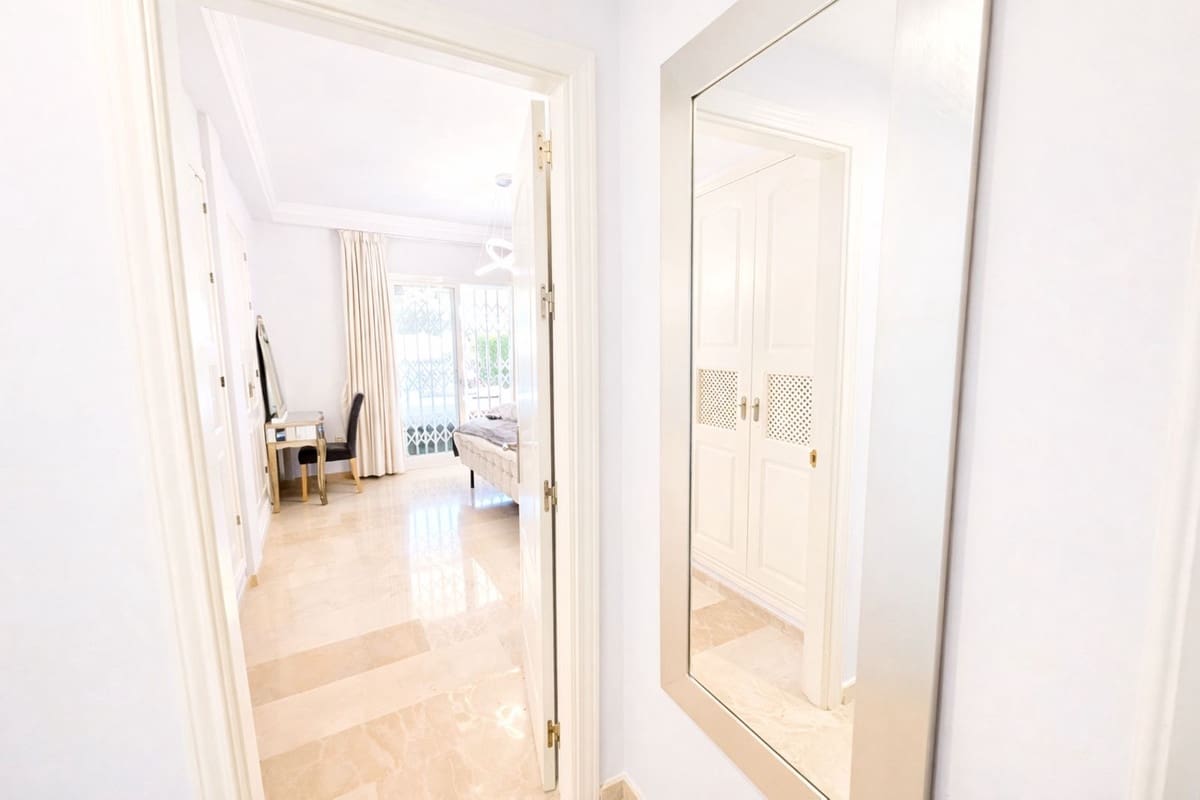 3 soverom Leilighet til salgs i Marbella med garasje - € 649 000 (Ref: 9776948)