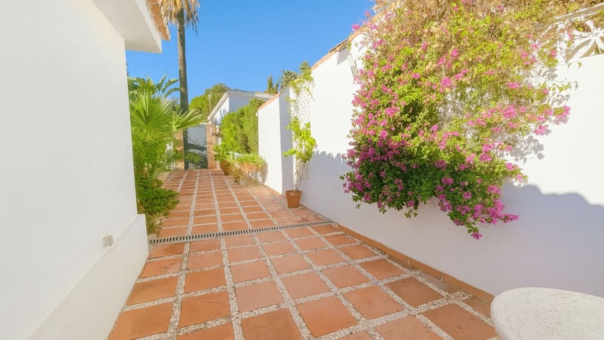 4 soverom Villa til salgs i El Rosario - € 1 450 000 (Ref: 9776949)