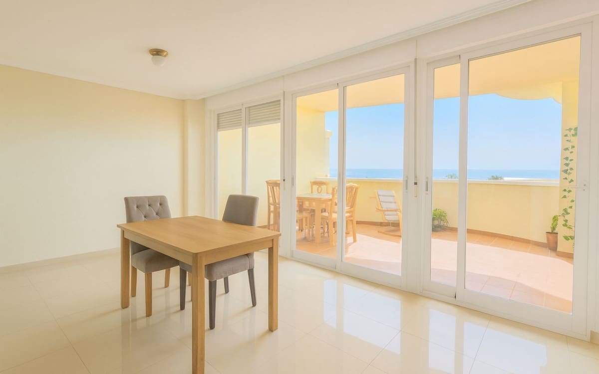 2 bedroom Apartment for sale in Benalmadena Costa - € 405,000 (Ref: 9787982)