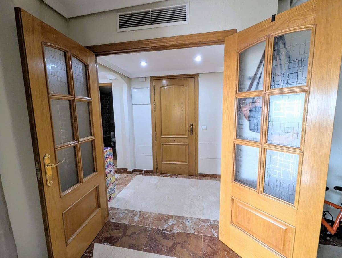 2 bedroom Apartment for sale in Benalmadena Costa - € 405,000 (Ref: 9787982)
