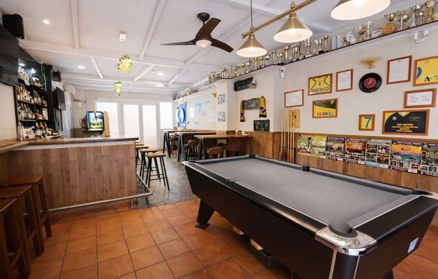 Kommersiell til salgs i Los Boliches , Fuengirola - € 47 500 (Ref: 9800702)