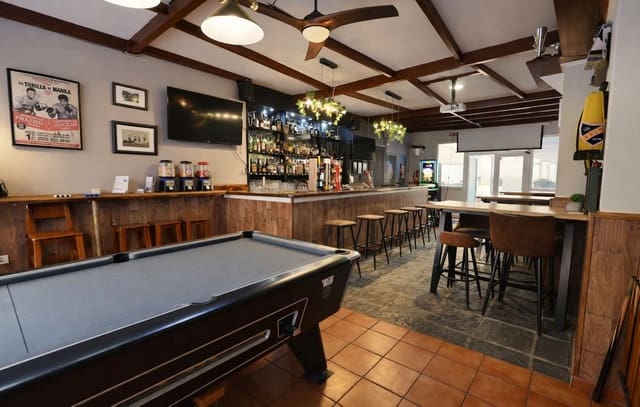 Kommersiell til salgs i Los Boliches , Fuengirola - € 47 500 (Ref: 9800702)