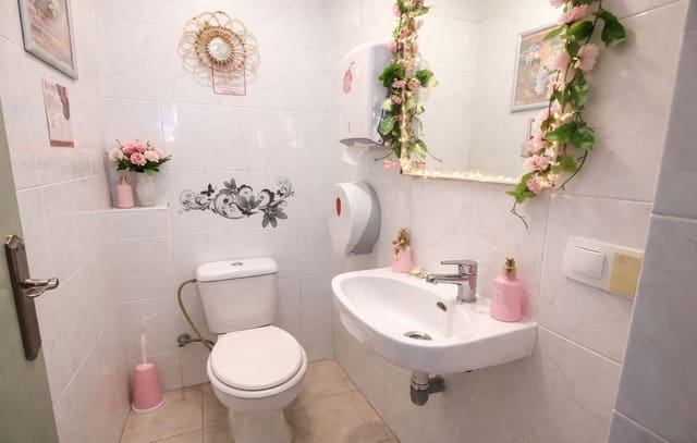 Kommersiell till salu i Los Boliches , Fuengirola - 47 500 € (Ref: 9800702)