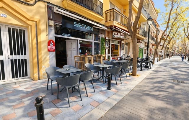 Kommersiell till salu i Los Boliches , Fuengirola - 47 500 € (Ref: 9800702)