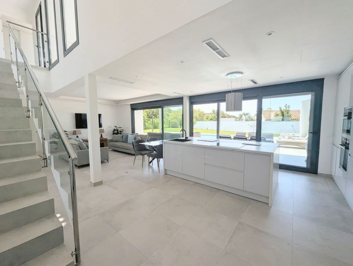 3 sypialnia Willa na sprzedaż w Marbella - 1 900 000 € (Ref: 9841222)