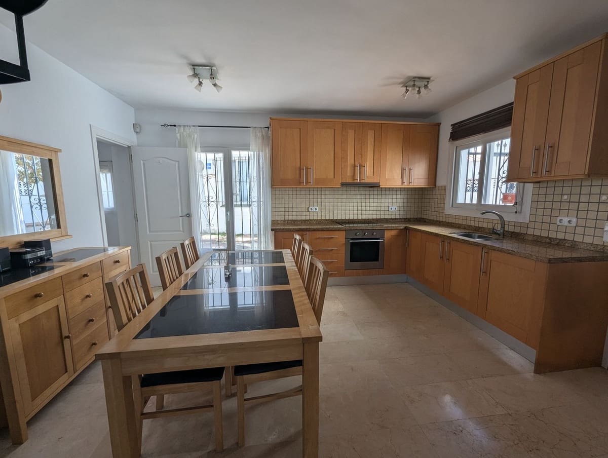 3 soverom Hus til salgs i Sitio de Calahonda - € 449 000 (Ref: 9856143)