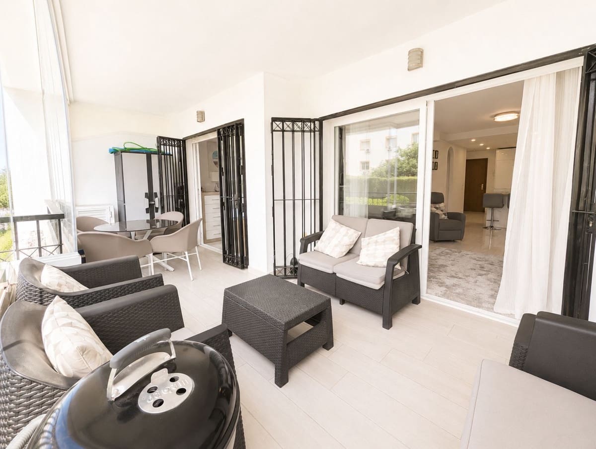 2 soveværelse Lejlighed til salg i Sitio de Calahonda - € 375.000 (Ref: 9873772)