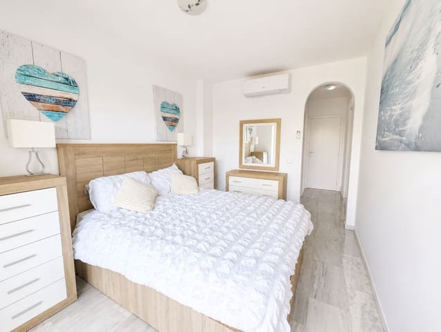 2 bedroom Apartment for sale in Sitio de Calahonda, Mijas - € 375,000 (Ref: 9873772)