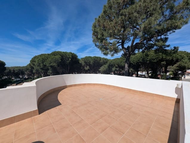 4 sypialnia Willa na sprzedaż w El Rosario, Marbella z basenem garażem - 1 380 000 € (Ref: 9889308)