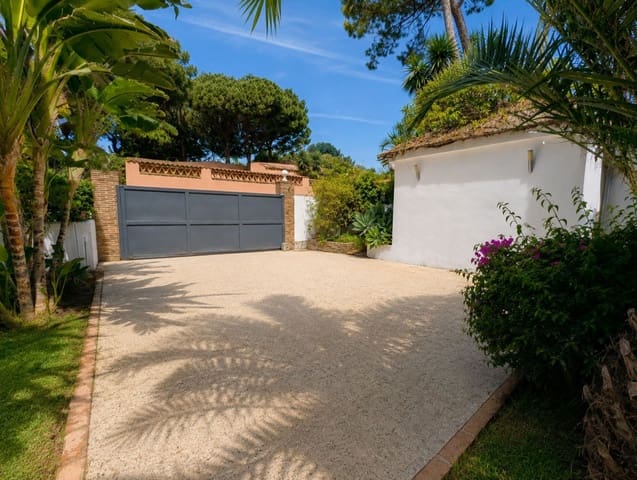4 sypialnia Willa na sprzedaż w El Rosario, Marbella z basenem garażem - 1 380 000 € (Ref: 9889308)