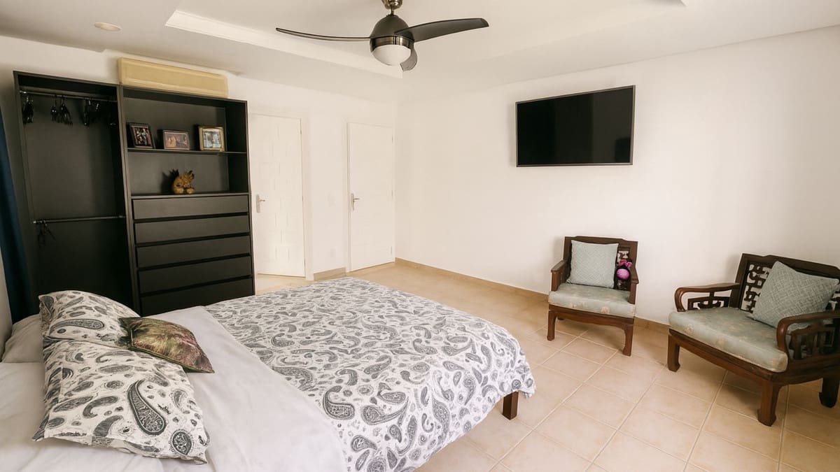 Chalet de 4 habitaciones en El Rosario en venta con piscina garaje - 1.380.000 € (Ref: 9889308)