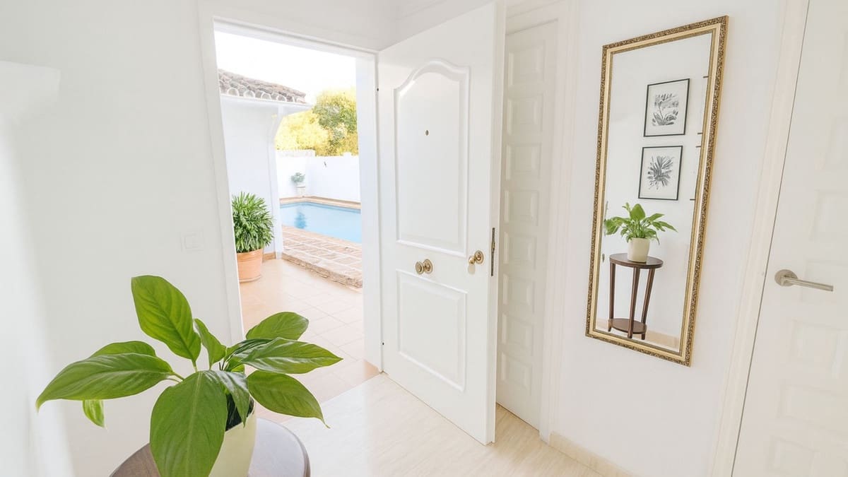 Chalet de 4 habitaciones en El Rosario en venta con piscina garaje - 1.380.000 € (Ref: 9889308)
