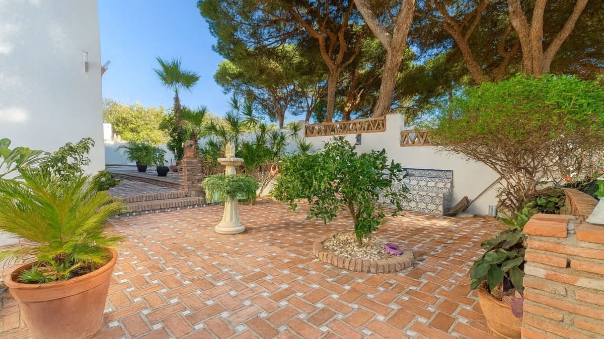 Chalet de 4 habitaciones en El Rosario en venta con piscina garaje - 1.380.000 € (Ref: 9889308)