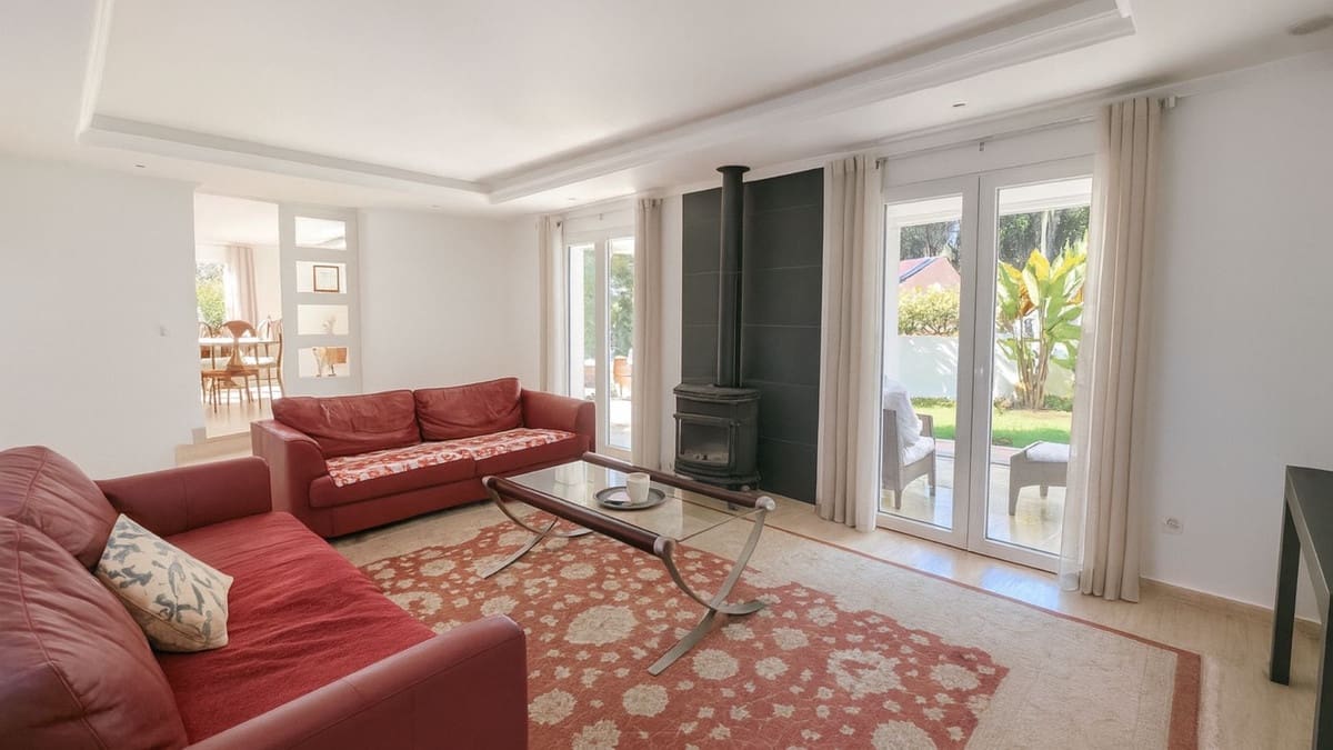 Chalet de 4 habitaciones en El Rosario en venta con piscina garaje - 1.380.000 € (Ref: 9889308)
