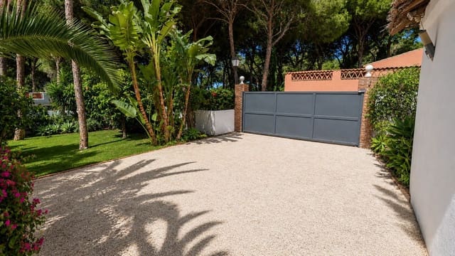 4 soverom Villa til salgs i El Rosario, Marbella med svømmebasseng garasje - € 1 380 000 (Ref: 9889308)