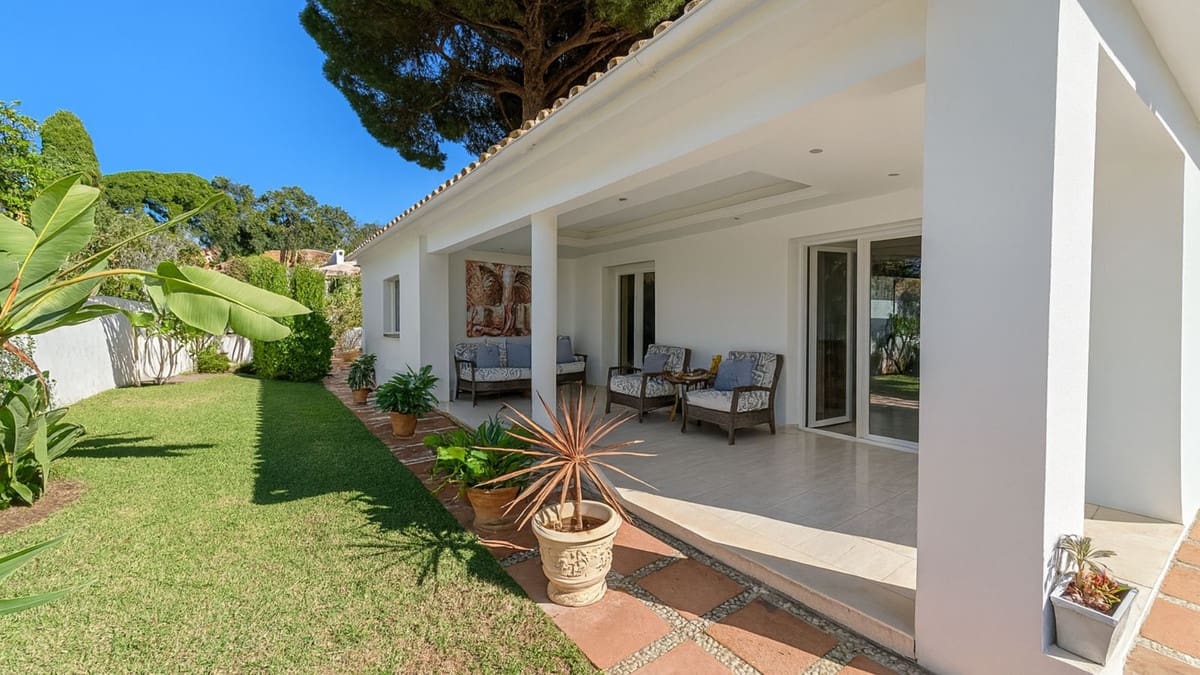 Chalet de 4 habitaciones en El Rosario en venta con piscina garaje - 1.380.000 € (Ref: 9889308)