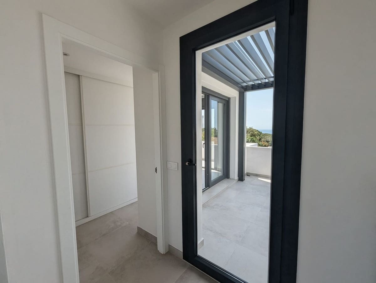 3 chambre Villa/Maison à vendre à Cabopino avec piscine - 1 775 000 € (Ref: 9938722)