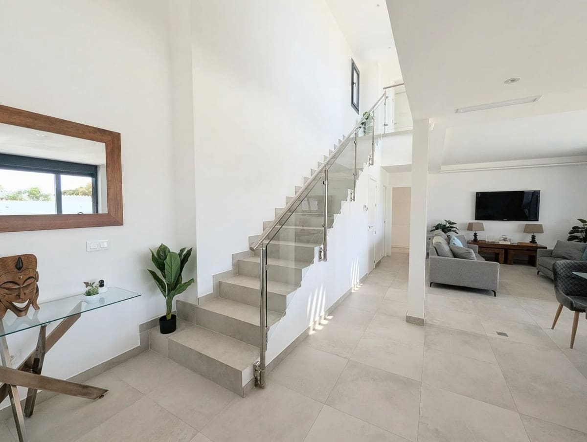 3 chambre Villa/Maison à vendre à Cabopino avec piscine - 1 775 000 € (Ref: 9938722)