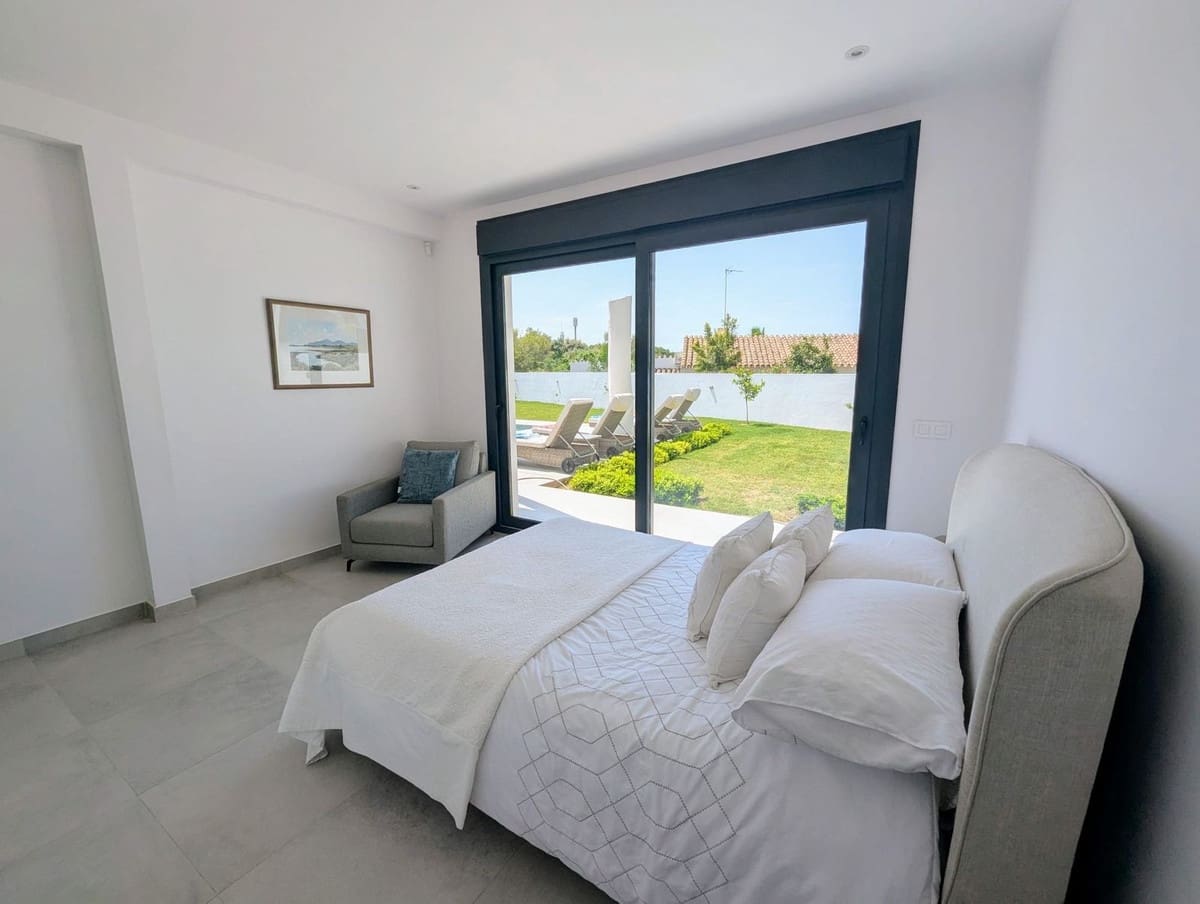 3 chambre Villa/Maison à vendre à Cabopino avec piscine - 1 775 000 € (Ref: 9938722)